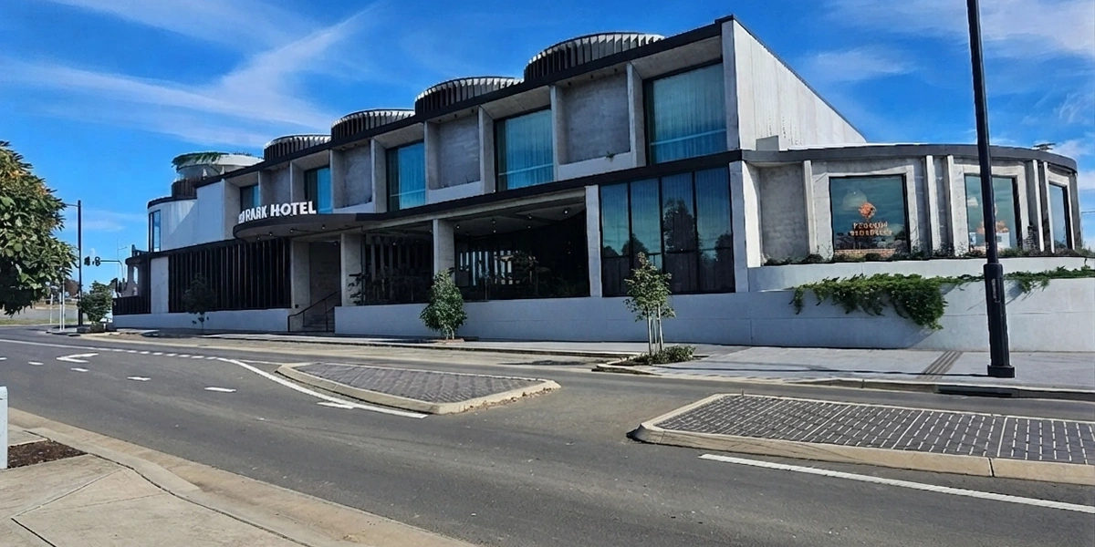 Oran Park Hotel